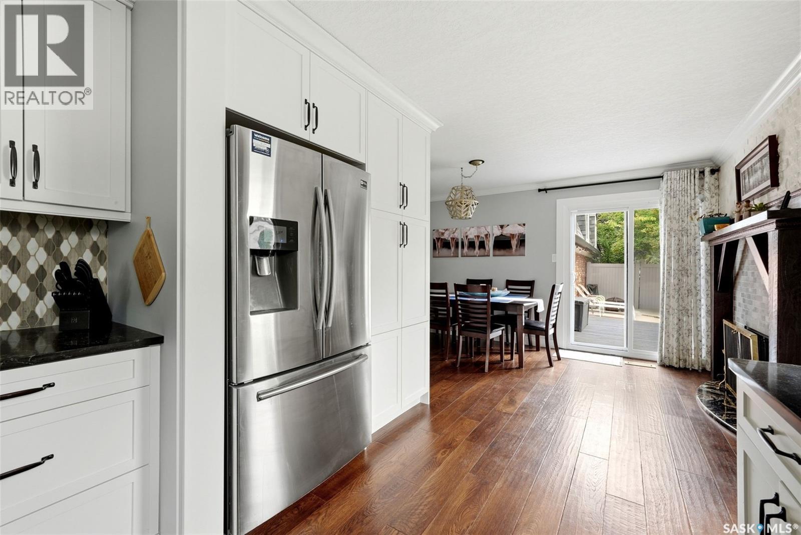 1142 Gryphons Walk, Regina, SK - Indoor Photo Showing Kitchen