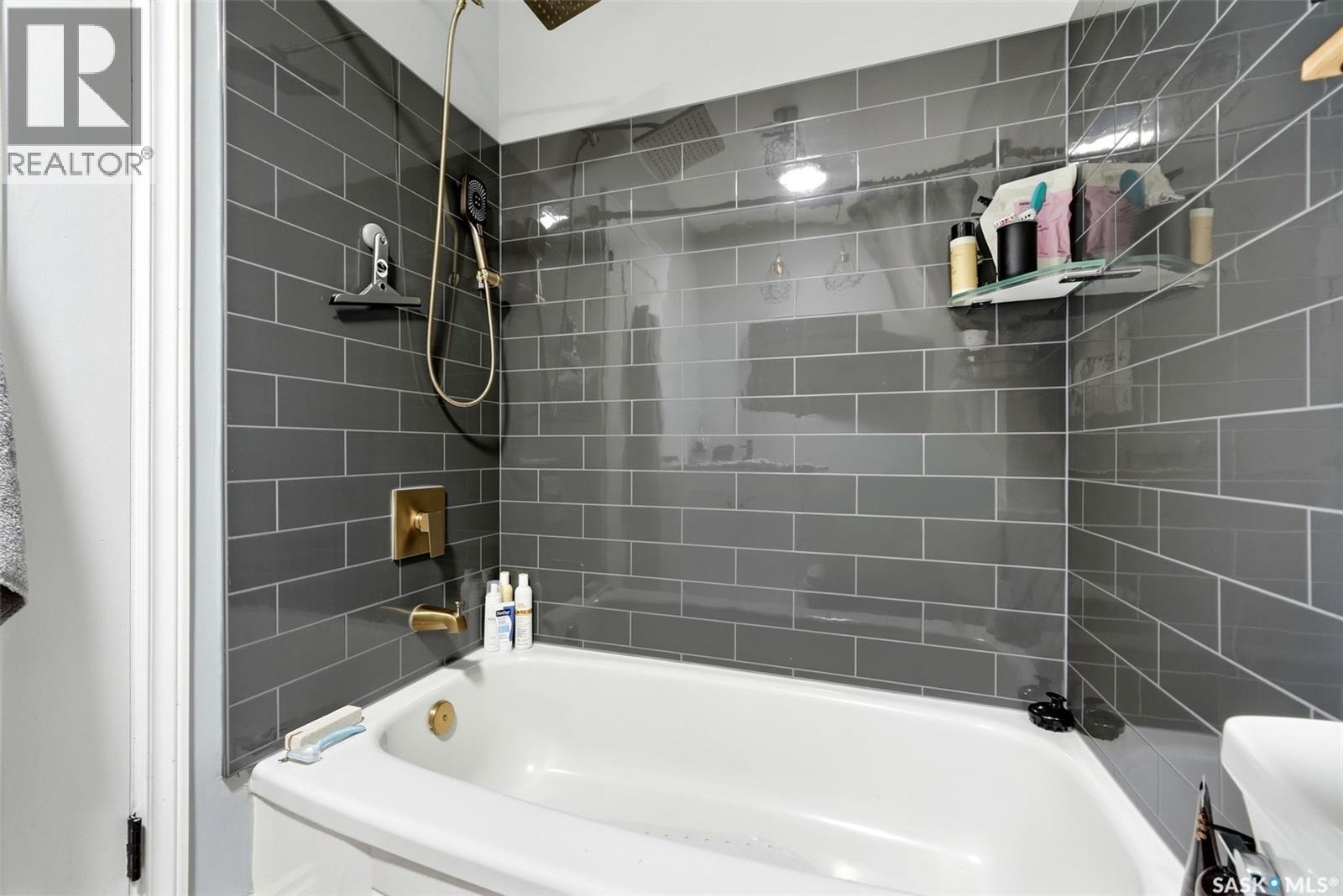 1142 Gryphons Walk, Regina, SK - Indoor Photo Showing Bathroom