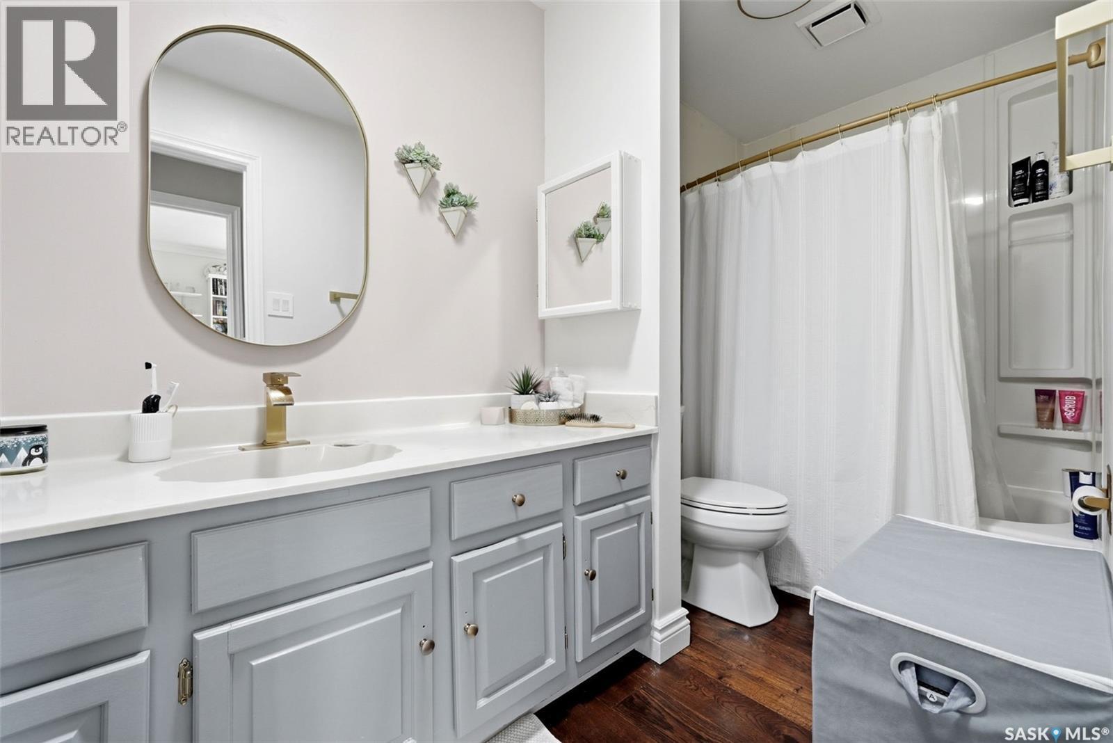 1142 Gryphons Walk, Regina, SK - Indoor Photo Showing Bathroom