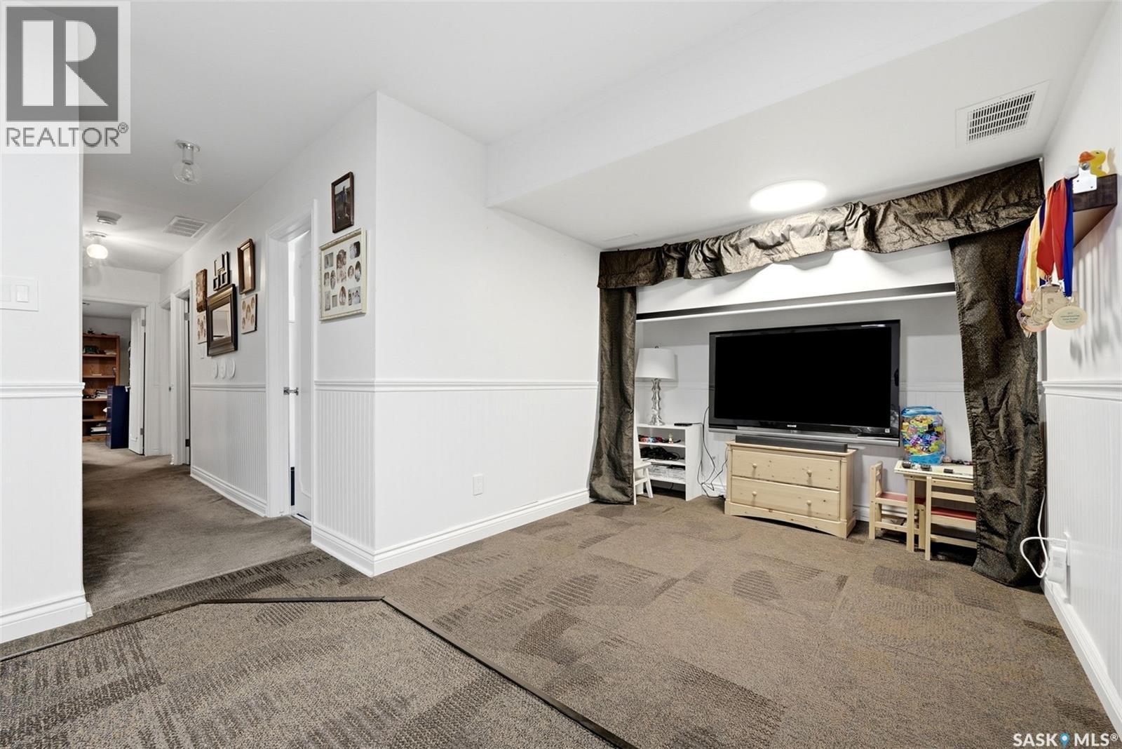 1142 Gryphons Walk, Regina, SK - Indoor Photo Showing Other Room