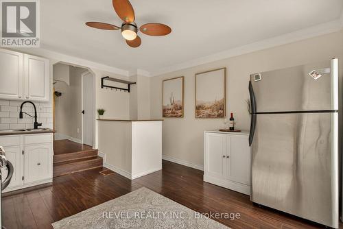 153 Ferrie Street E, Hamilton, ON - Indoor Photo Showing Kitchen