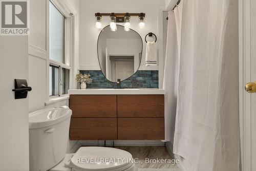 153 Ferrie Street E, Hamilton, ON - Indoor Photo Showing Bathroom