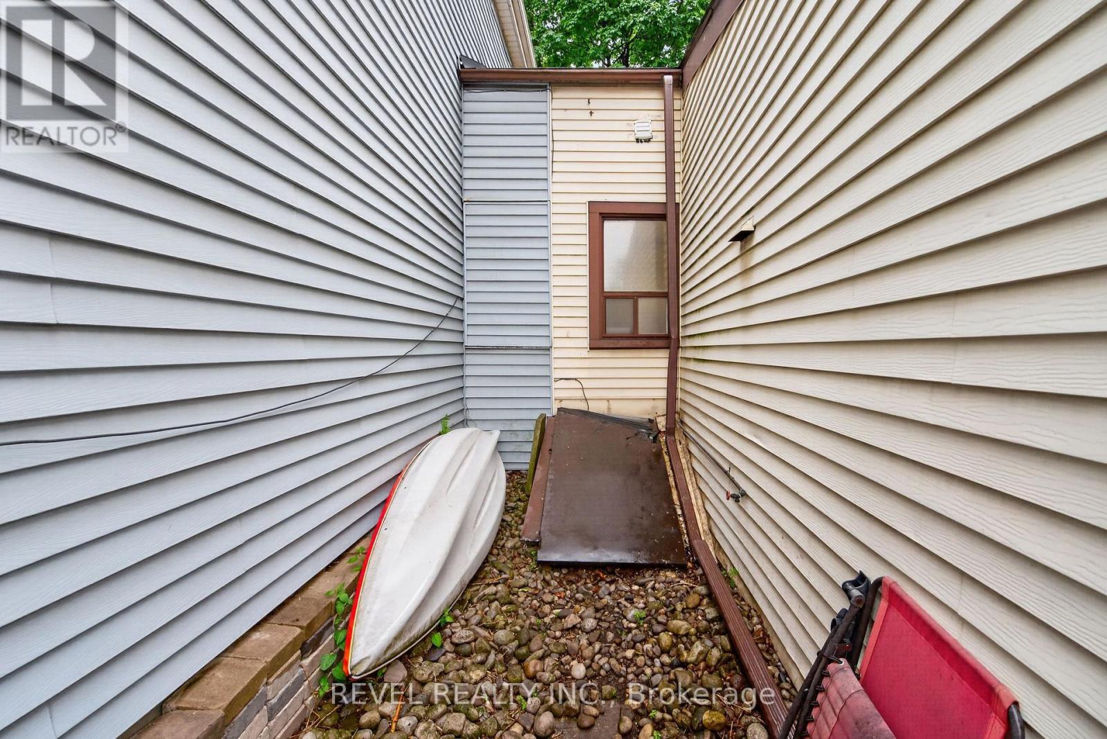 153 Ferrie Street E, Hamilton, ON - Outdoor