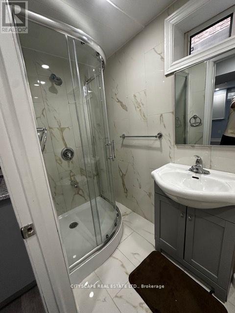 82 Chatfield Drive, Ajax, ON - Indoor Photo Showing Bathroom