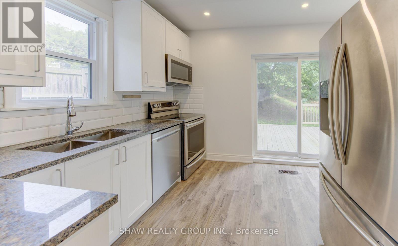 69 Hungerford Road, Cambridge, ON - Indoor Photo Showing Kitchen With Double Sink With Upgraded Kitchen