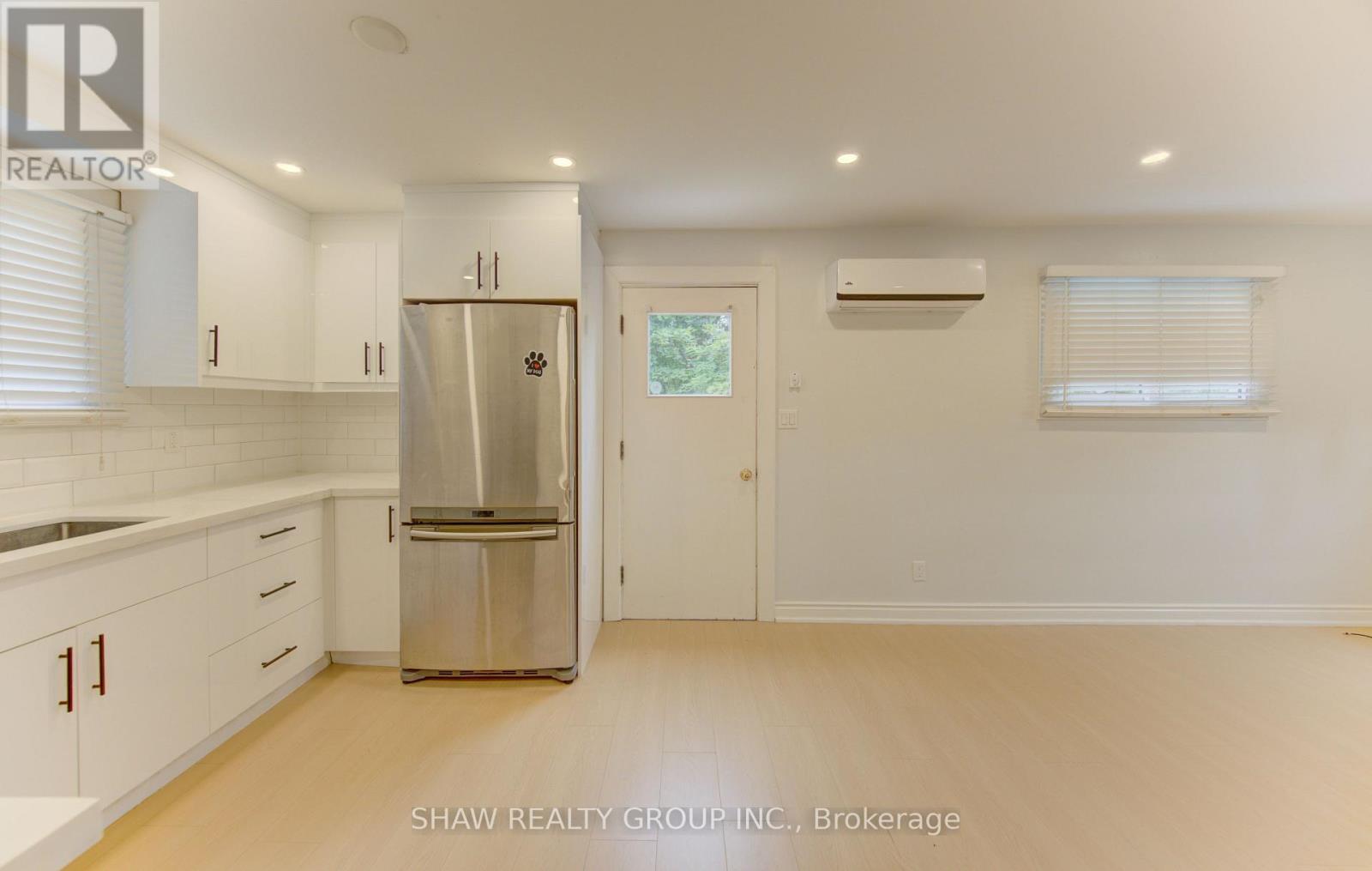 69 Hungerford Road, Cambridge, ON - Indoor Photo Showing Kitchen