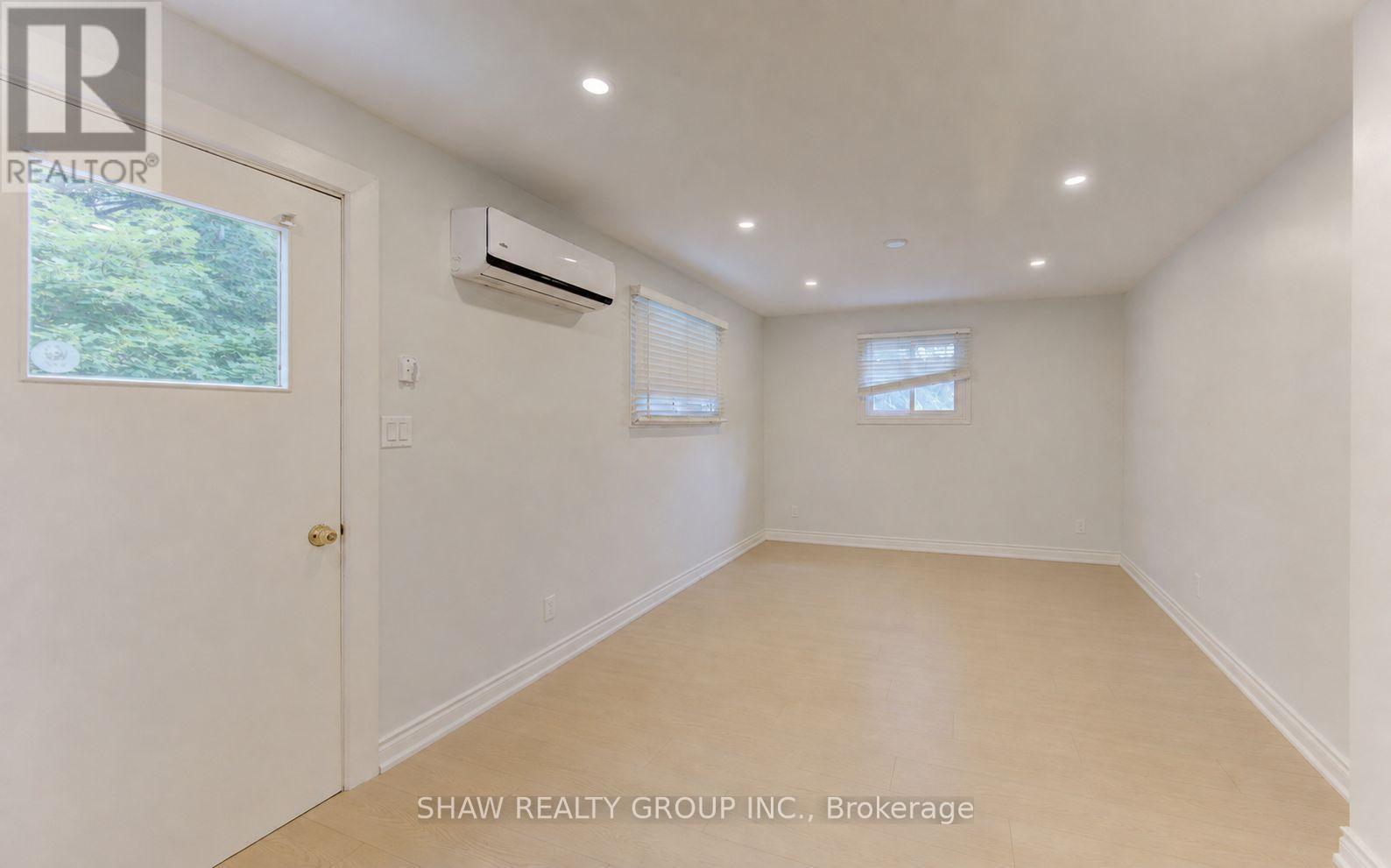 69 Hungerford Road, Cambridge, ON - Indoor Photo Showing Other Room