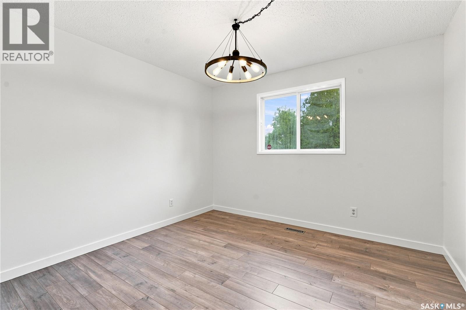 118 Dundurn Place, Saskatoon, SK - Indoor Photo Showing Other Room