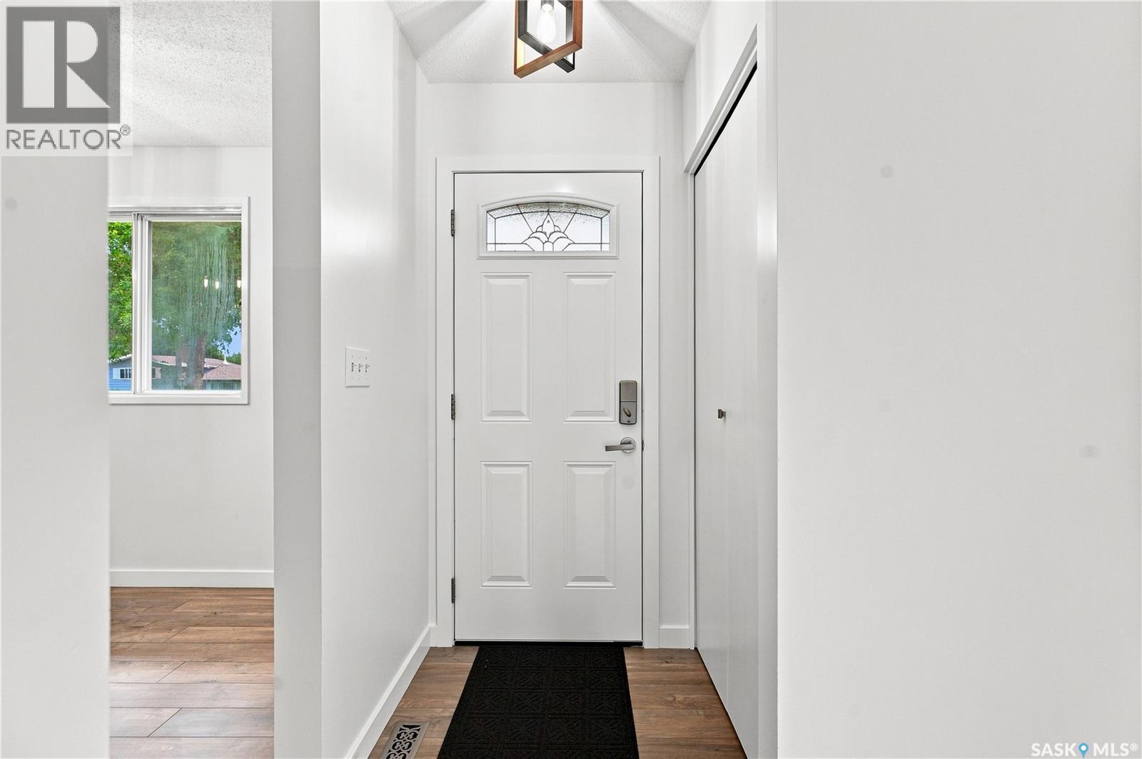118 Dundurn Place, Saskatoon, SK - Indoor Photo Showing Other Room