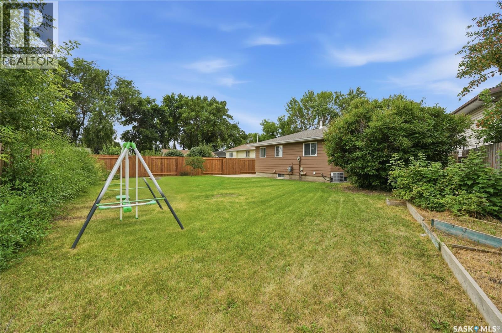 118 Dundurn Place, Saskatoon, SK - Outdoor
