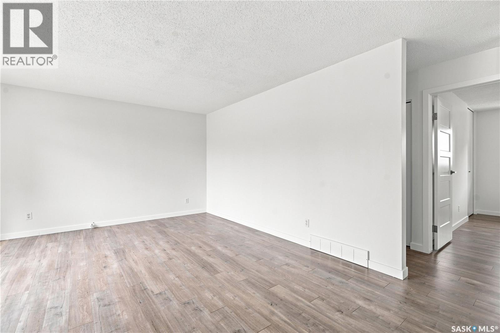 118 Dundurn Place, Saskatoon, SK - Indoor Photo Showing Other Room