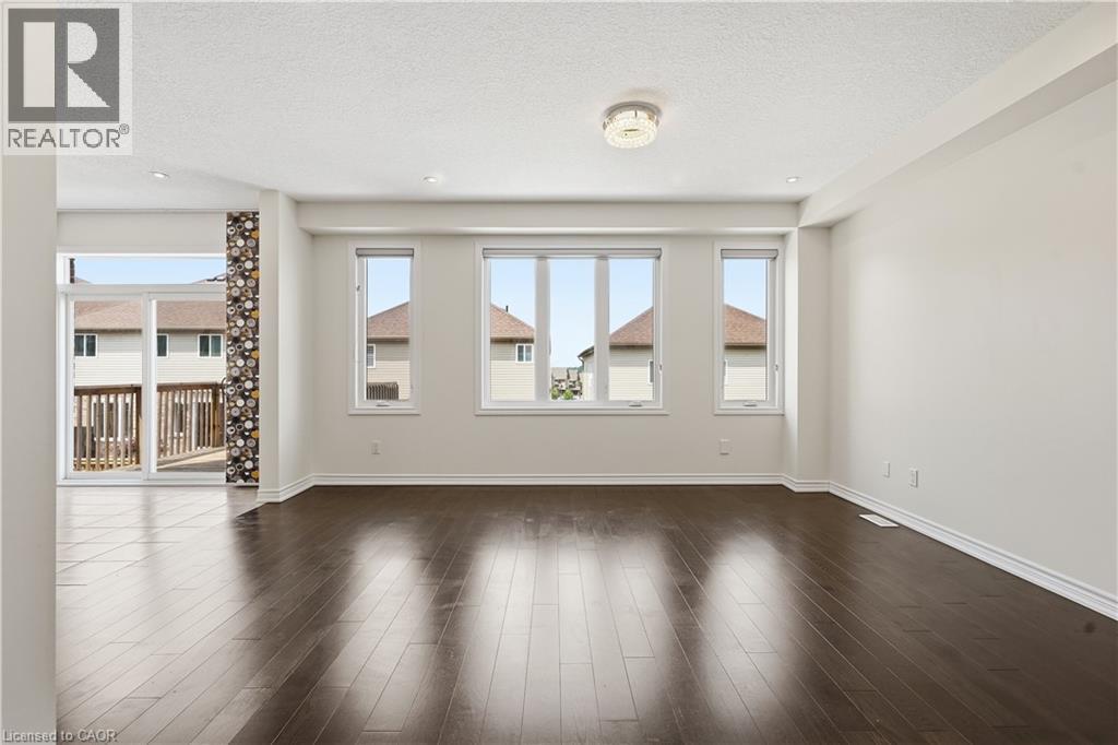 359 Beechdrops Drive, Waterloo, ON - Indoor Photo Showing Other Room