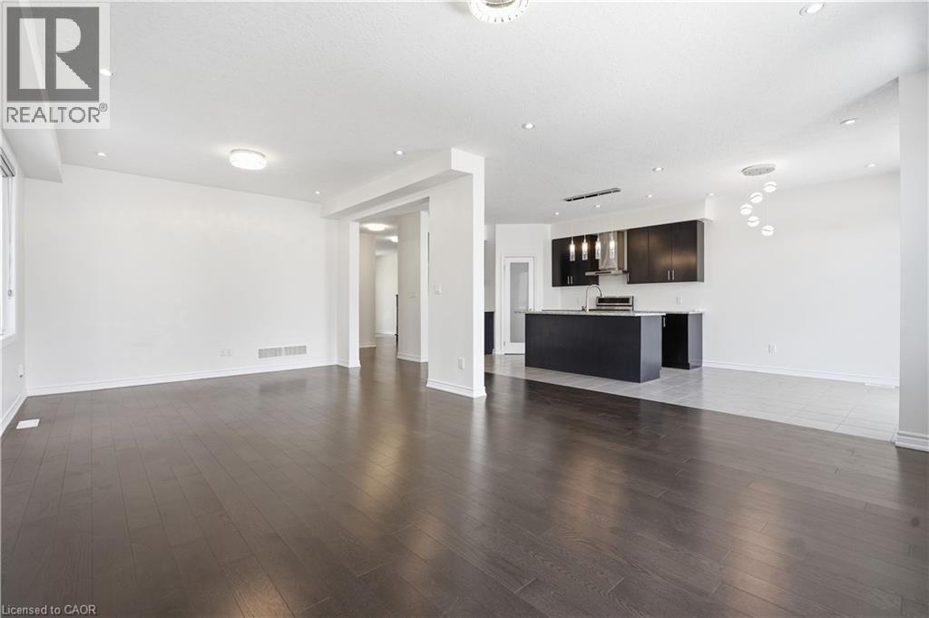 359 Beechdrops Drive, Waterloo, ON - Indoor Photo Showing Living Room