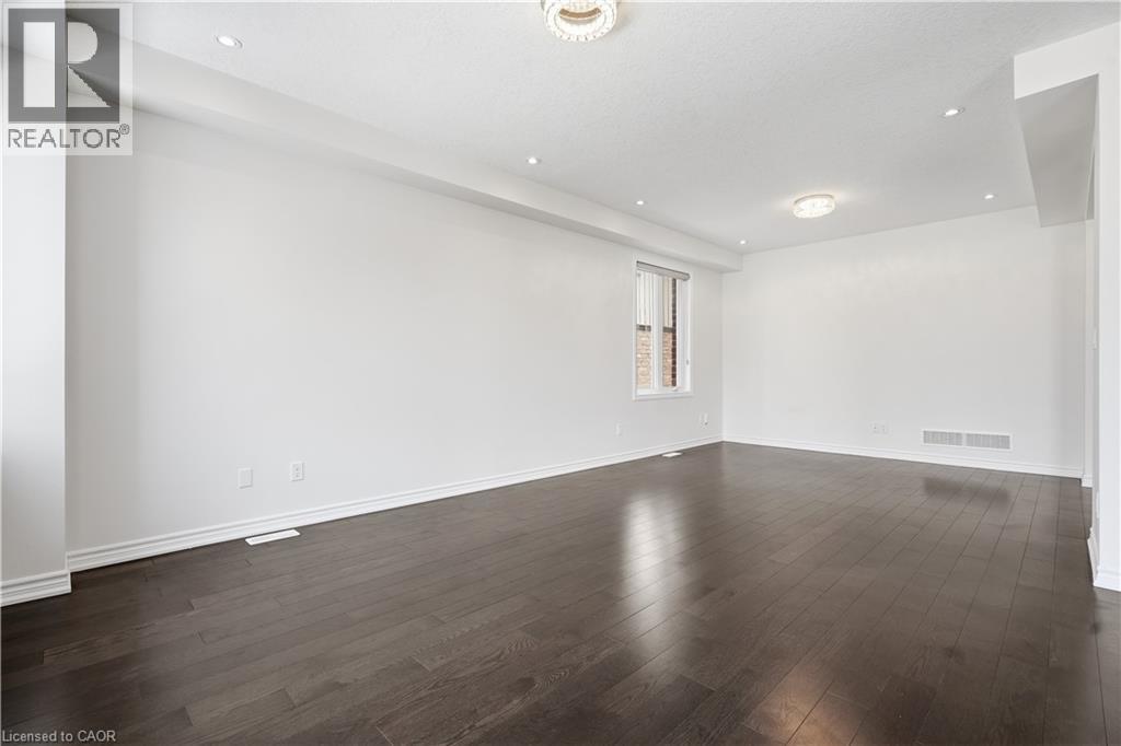 359 Beechdrops Drive, Waterloo, ON - Indoor Photo Showing Other Room