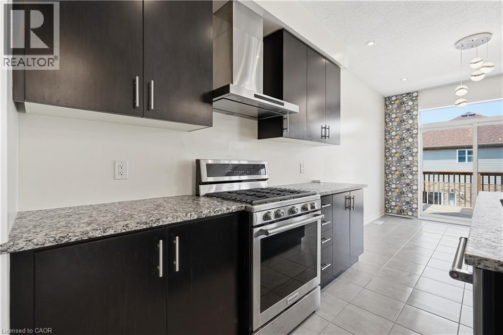 359 Beechdrops Drive, Waterloo, ON - Indoor Photo Showing Kitchen
