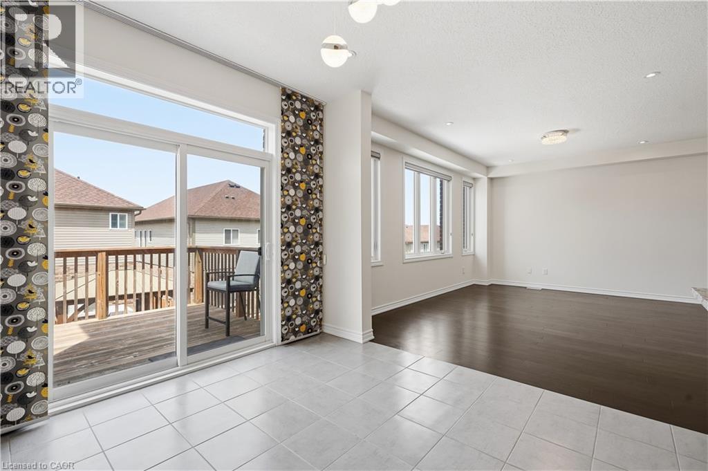 359 Beechdrops Drive, Waterloo, ON - Indoor Photo Showing Other Room