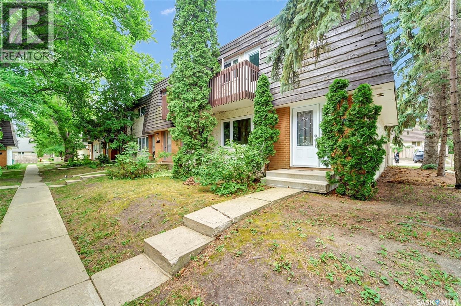43 120 Acadia Drive, Saskatoon, SK - Outdoor