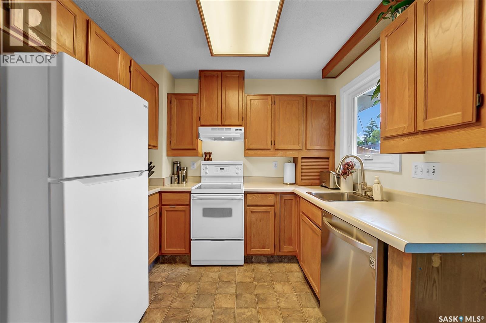 43 120 Acadia Drive, Saskatoon, SK - Indoor Photo Showing Kitchen