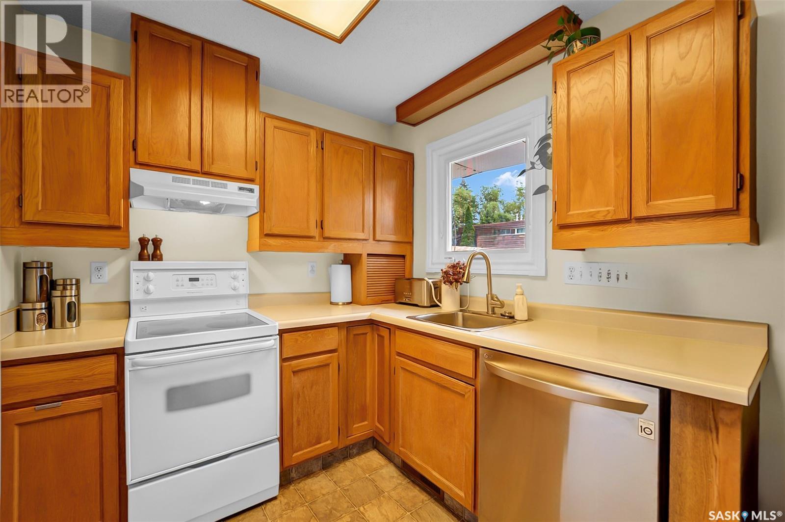 43 120 Acadia Drive, Saskatoon, SK - Indoor Photo Showing Kitchen