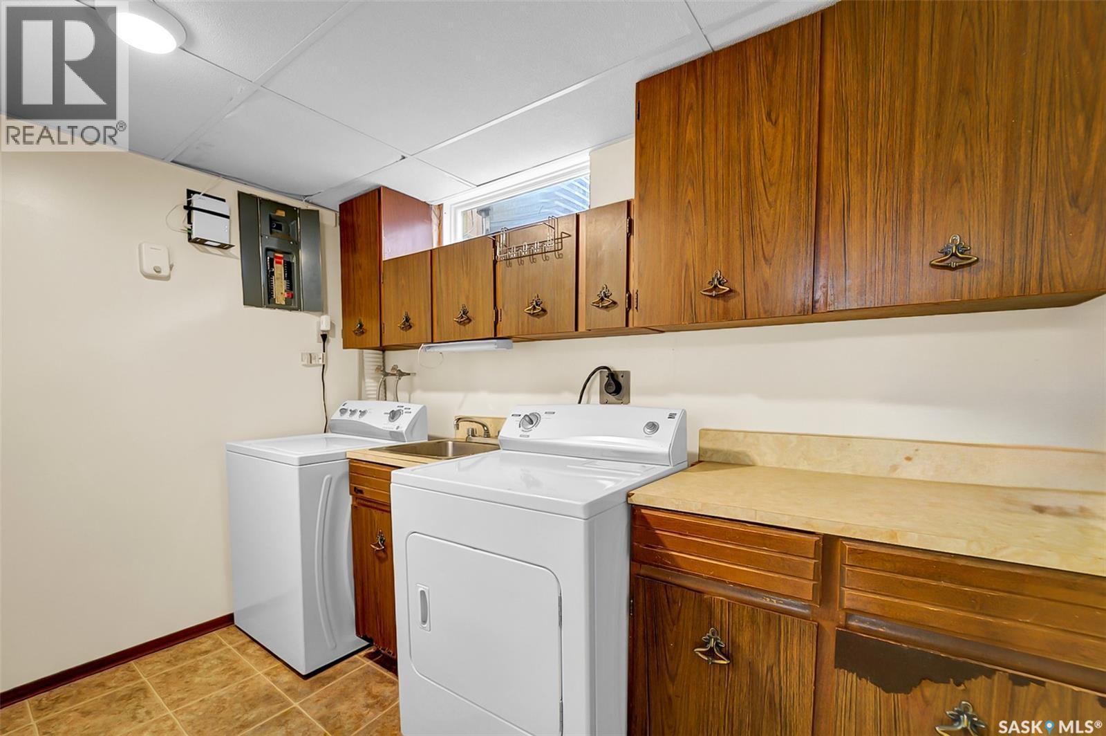 43 120 Acadia Drive, Saskatoon, SK - Indoor Photo Showing Laundry Room