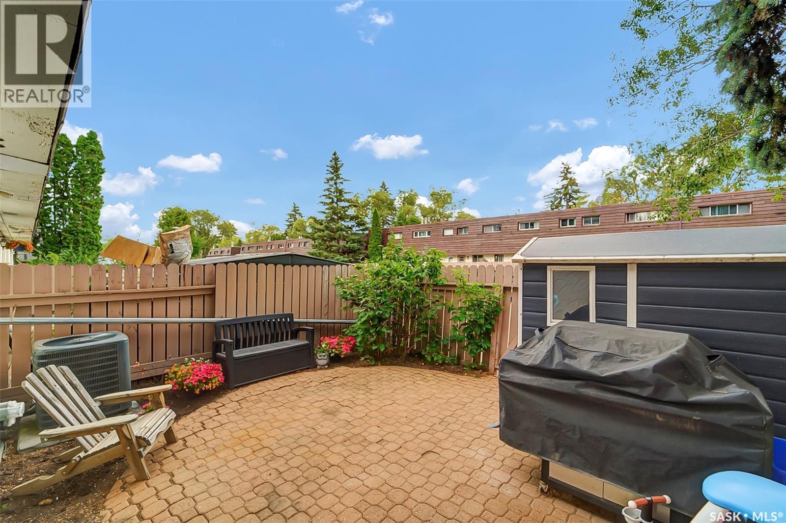 43 120 Acadia Drive, Saskatoon, SK - Outdoor