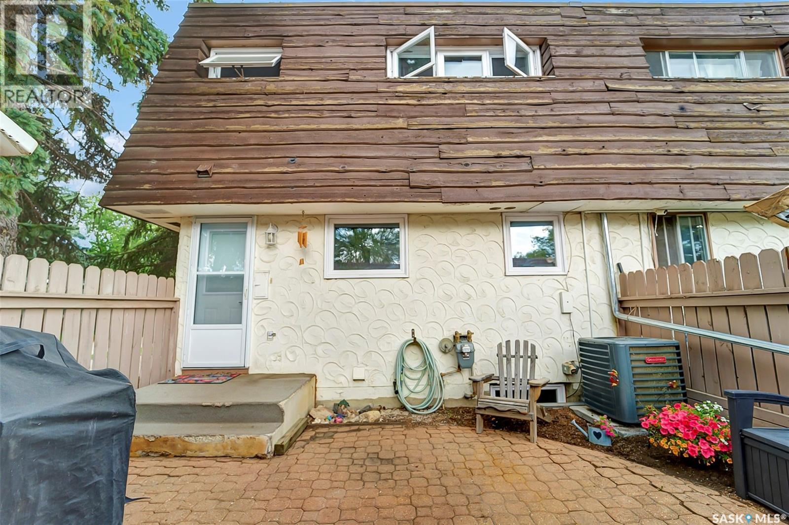 43 120 Acadia Drive, Saskatoon, SK - Outdoor With Exterior