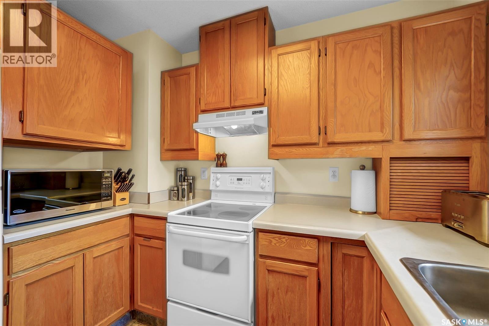 43 120 Acadia Drive, Saskatoon, SK - Indoor Photo Showing Kitchen