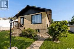 928 Hochelaga STREET W Moose Jaw, SK S6H 2H8