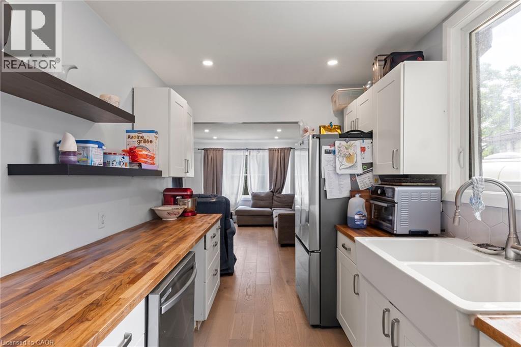 197 Crockett Street, Hamilton, ON - Indoor Photo Showing Kitchen With Double Sink