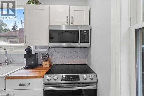 197 Crockett Street, Hamilton, ON - Indoor Photo Showing Kitchen
