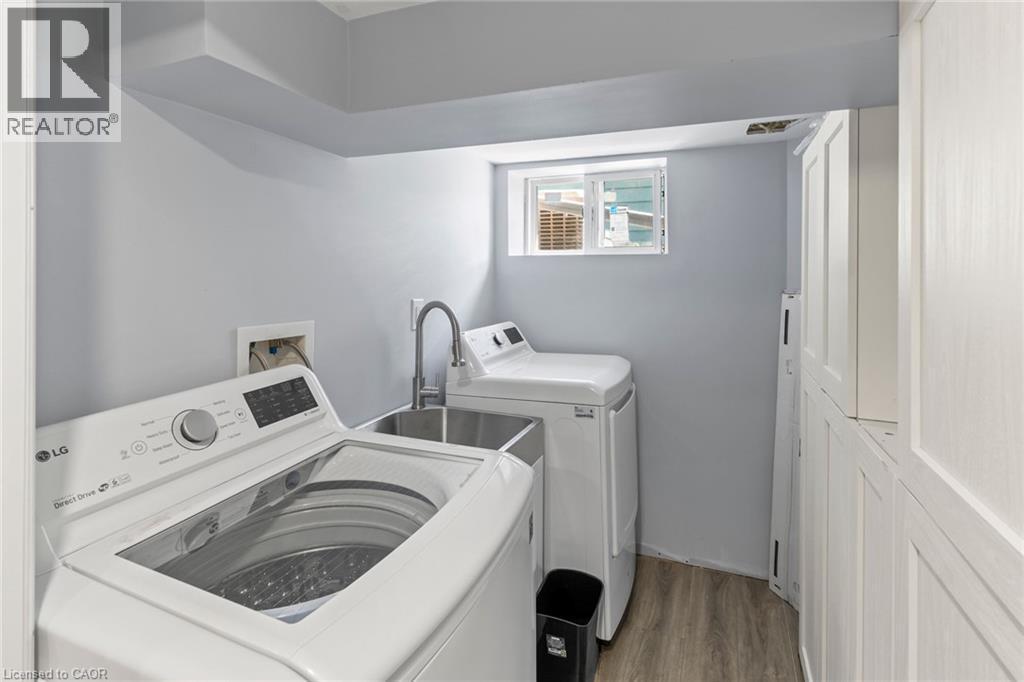 197 Crockett Street, Hamilton, ON - Indoor Photo Showing Laundry Room