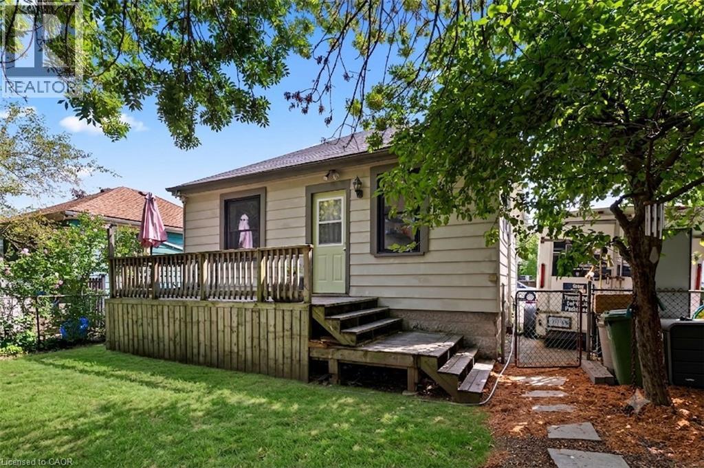 197 Crockett Street, Hamilton, ON - Outdoor With Deck Patio Veranda