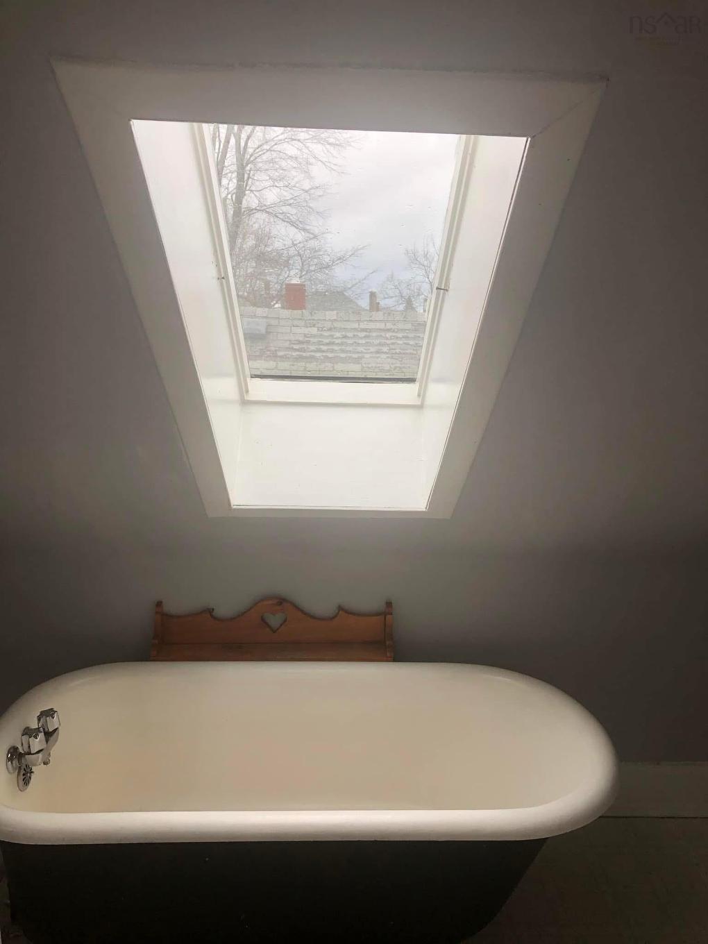 40 King Street, Truro, NS - Indoor Photo Showing Bathroom