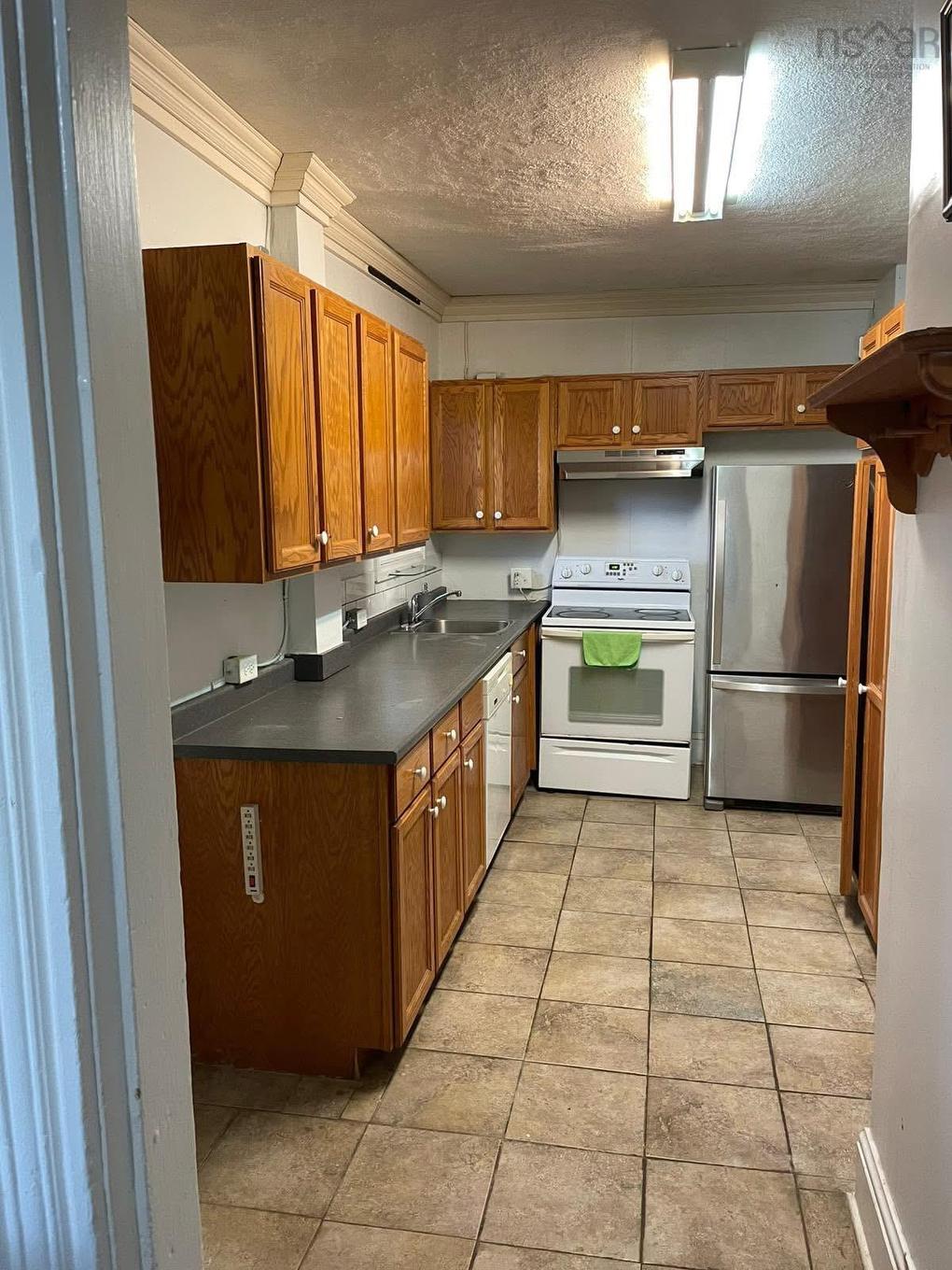 40 King Street, Truro, NS - Indoor Photo Showing Kitchen