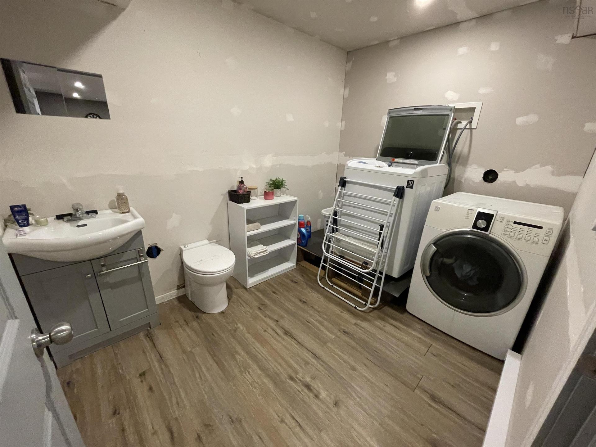 1231 289 Highway, Brookfield, NS - Indoor Photo Showing Laundry Room