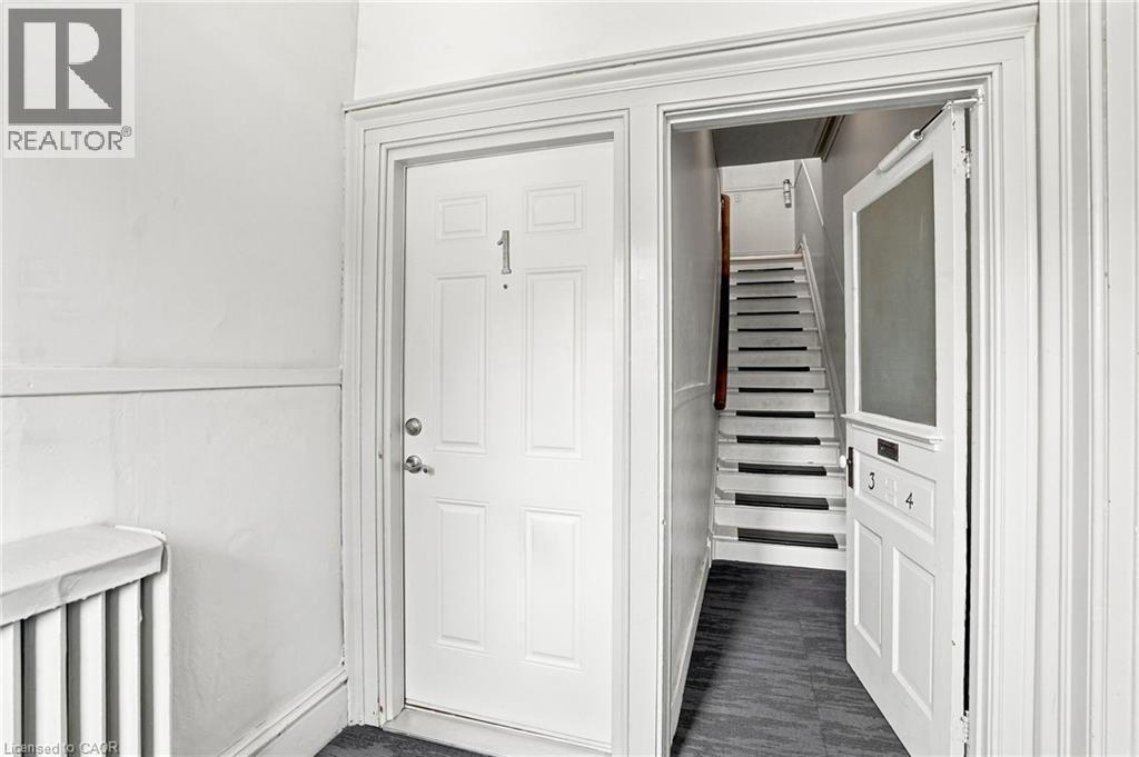 132 Emerald Street S, Hamilton, ON - Indoor Photo Showing Other Room