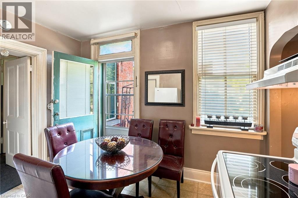 132 Emerald Street S, Hamilton, ON - Indoor Photo Showing Dining Room