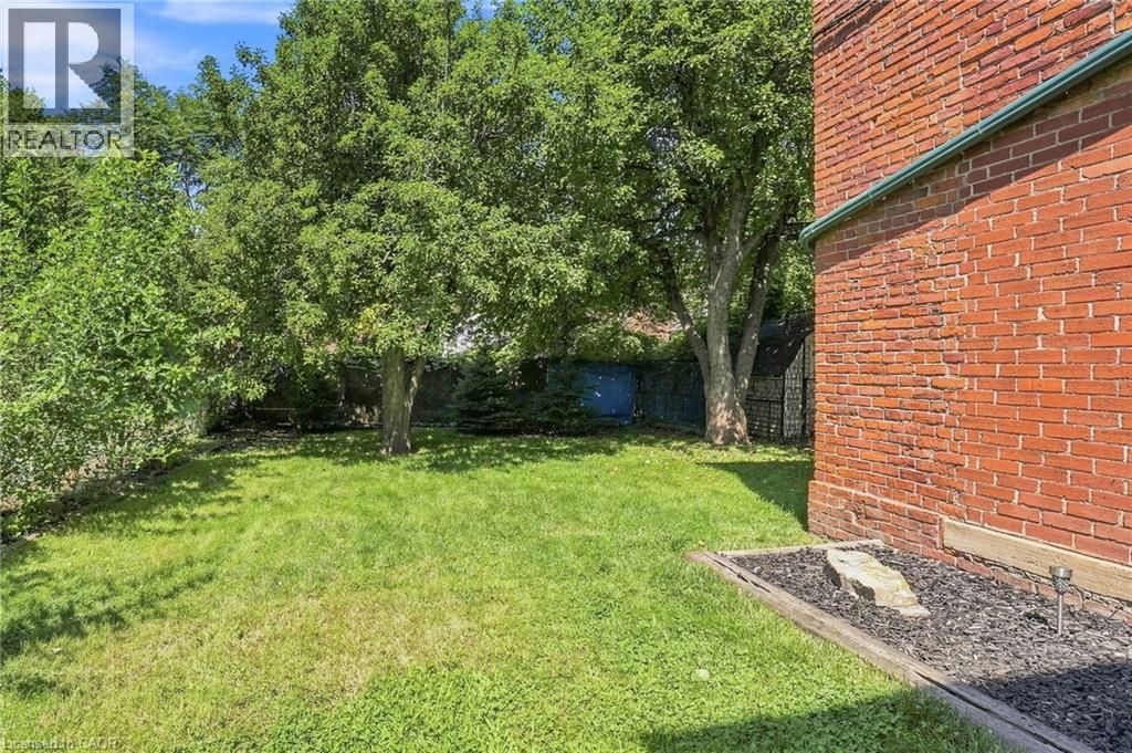 132 Emerald Street S, Hamilton, ON - Outdoor
