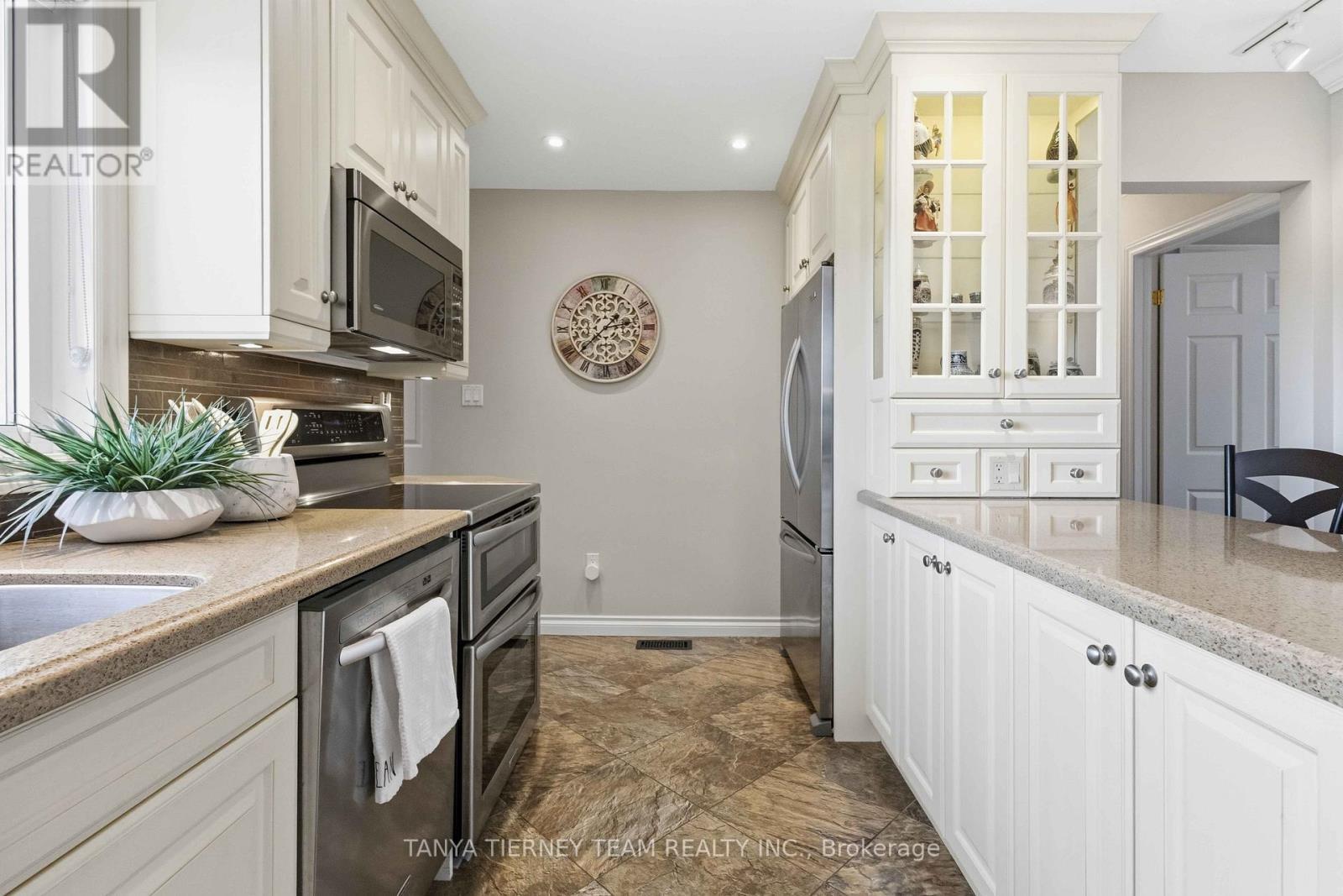 84 Turtle Path, Ramara, ON - Indoor Photo Showing Kitchen