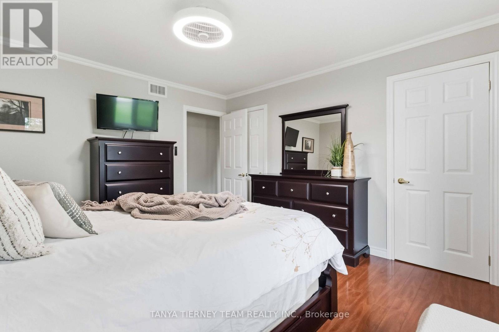 84 Turtle Path, Ramara, ON - Indoor Photo Showing Bedroom