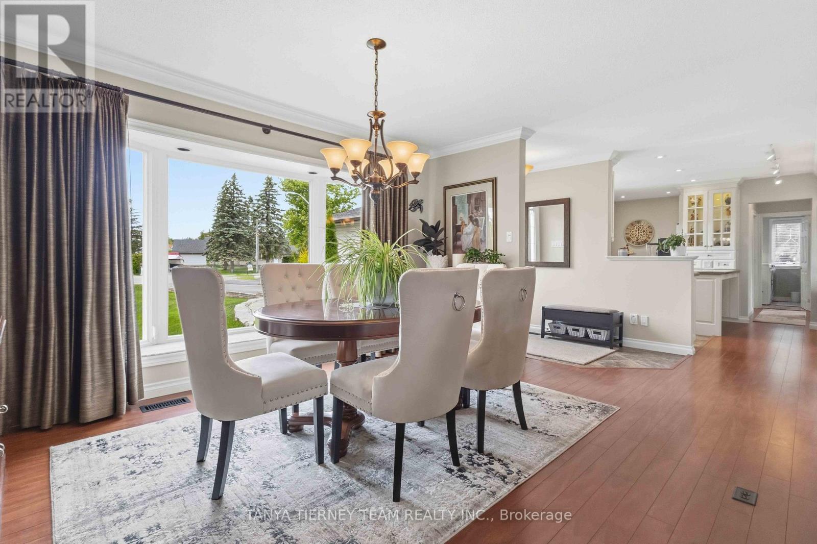 84 Turtle Path, Ramara, ON - Indoor Photo Showing Dining Room