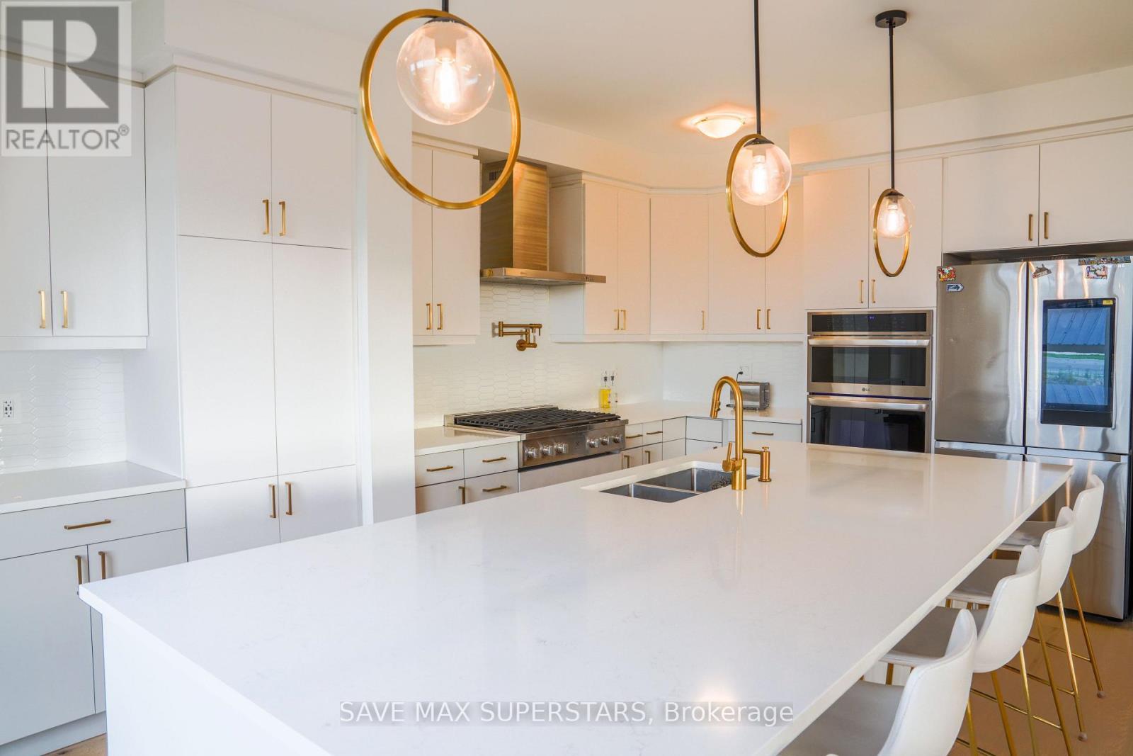 Upper - 2 Mcbride Trail, Barrie, ON - Indoor Photo Showing Kitchen With Stainless Steel Kitchen With Double Sink With Upgraded Kitchen