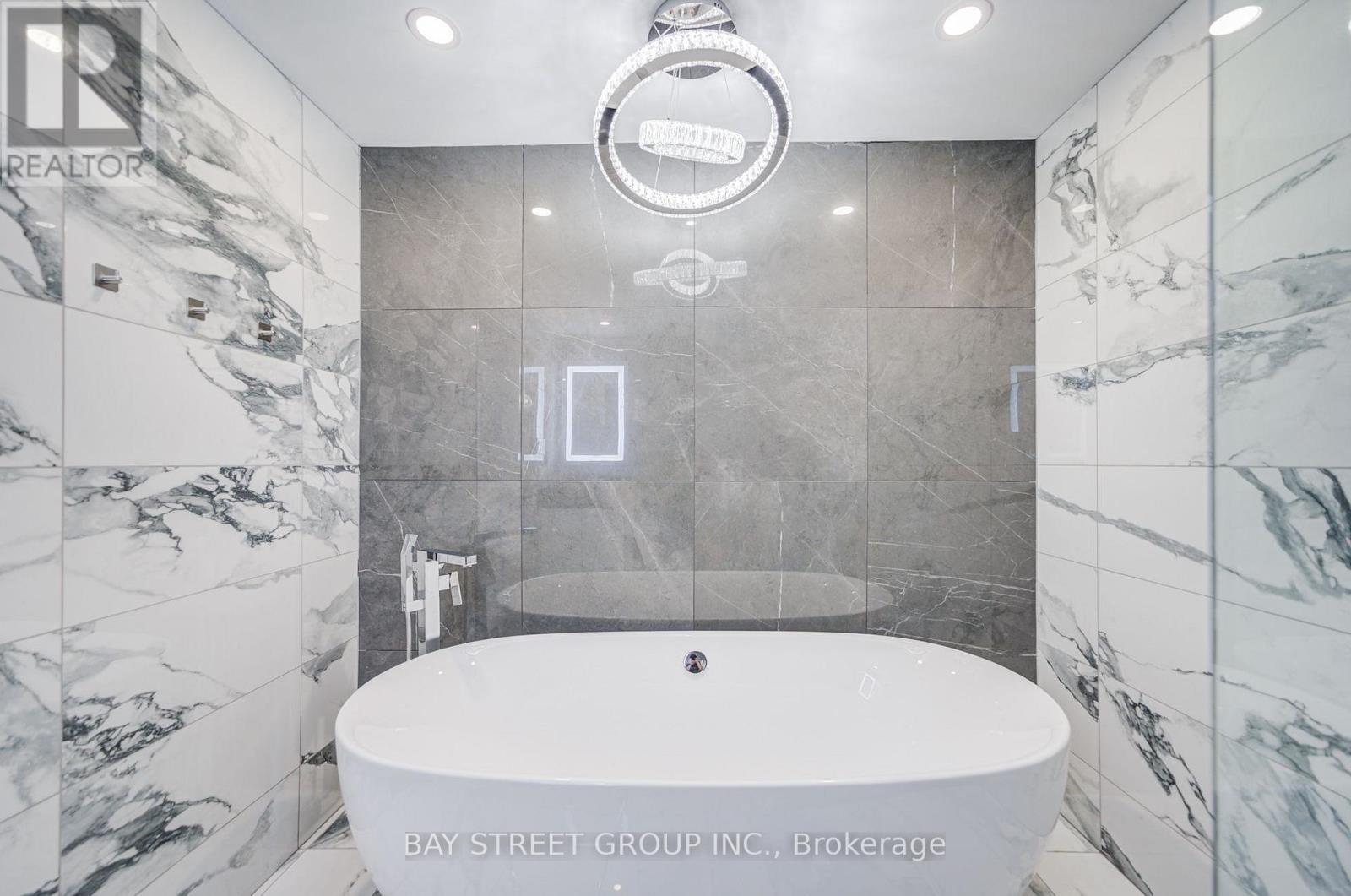 47 Becca Hall Trail, Toronto, ON - Indoor Photo Showing Bathroom