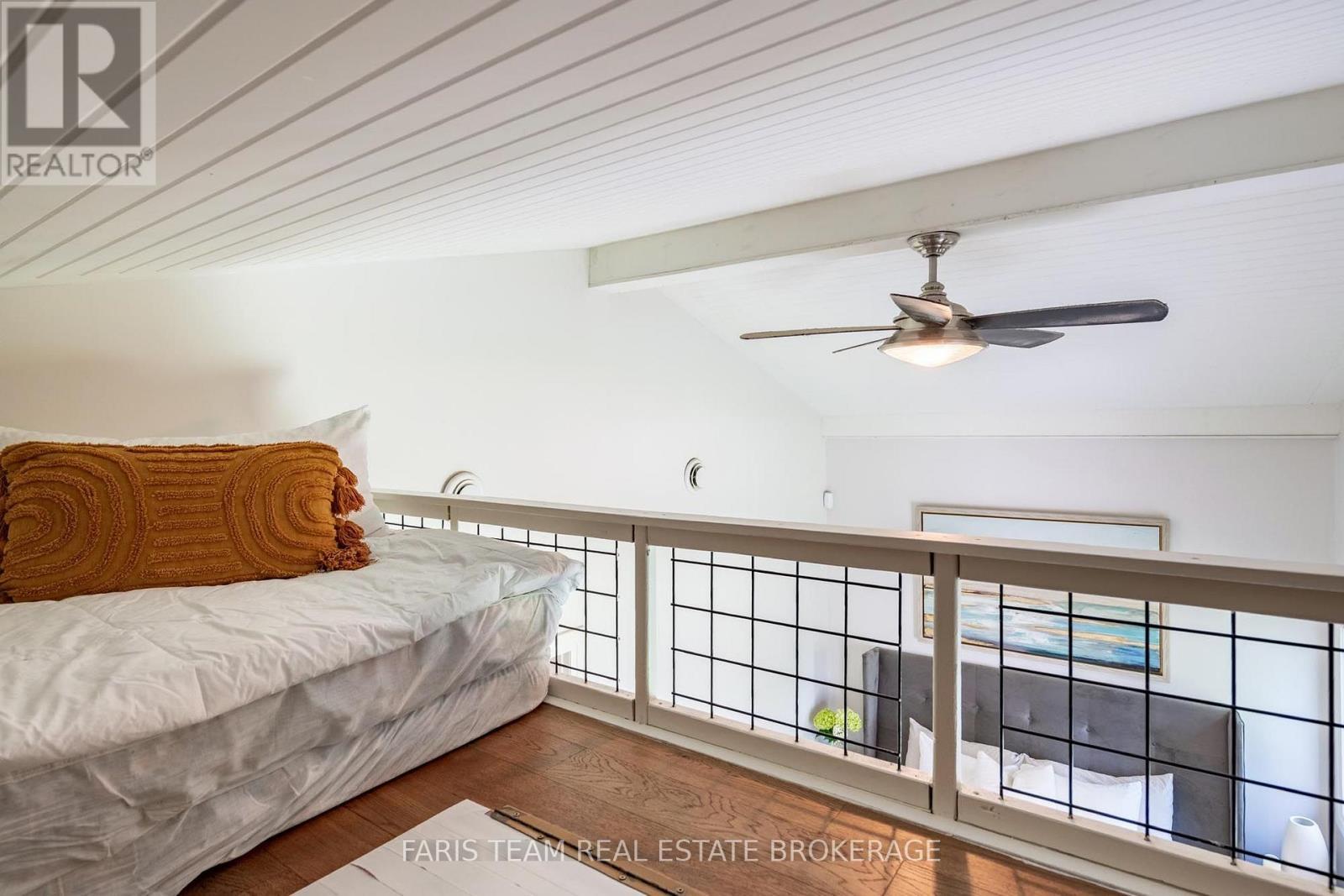 27 Poplar Crescent, Ramara, ON - Indoor Photo Showing Bedroom