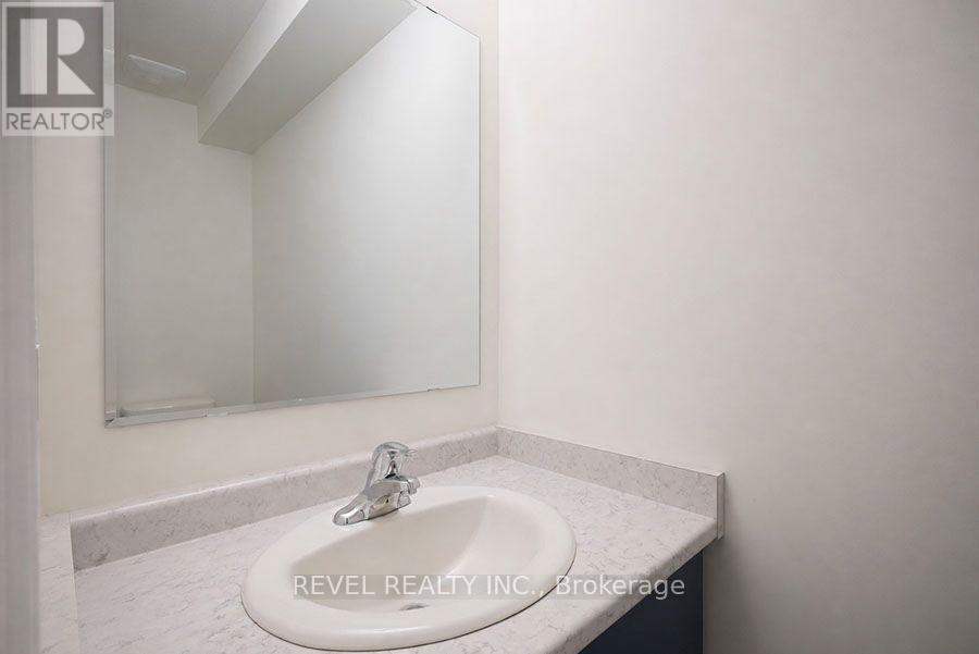 115 Mattingley Street, Brant, ON - Indoor Photo Showing Bathroom
