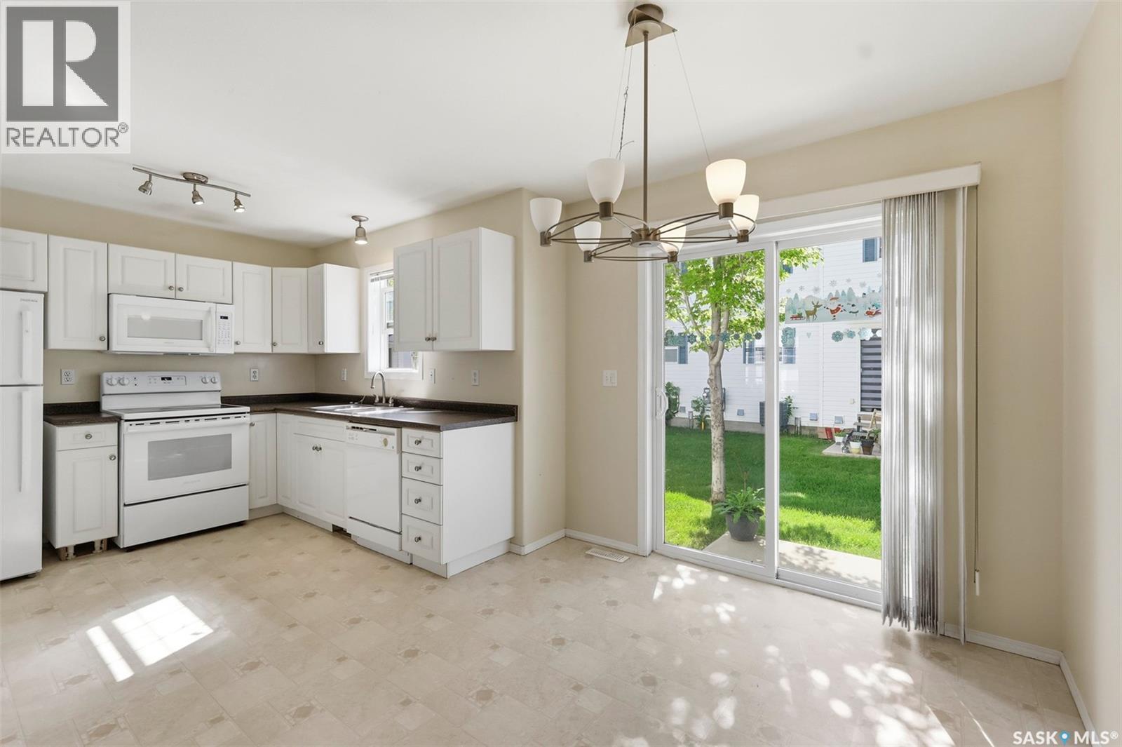 50 203 Herold Terrace, Saskatoon, SK - Indoor Photo Showing Kitchen