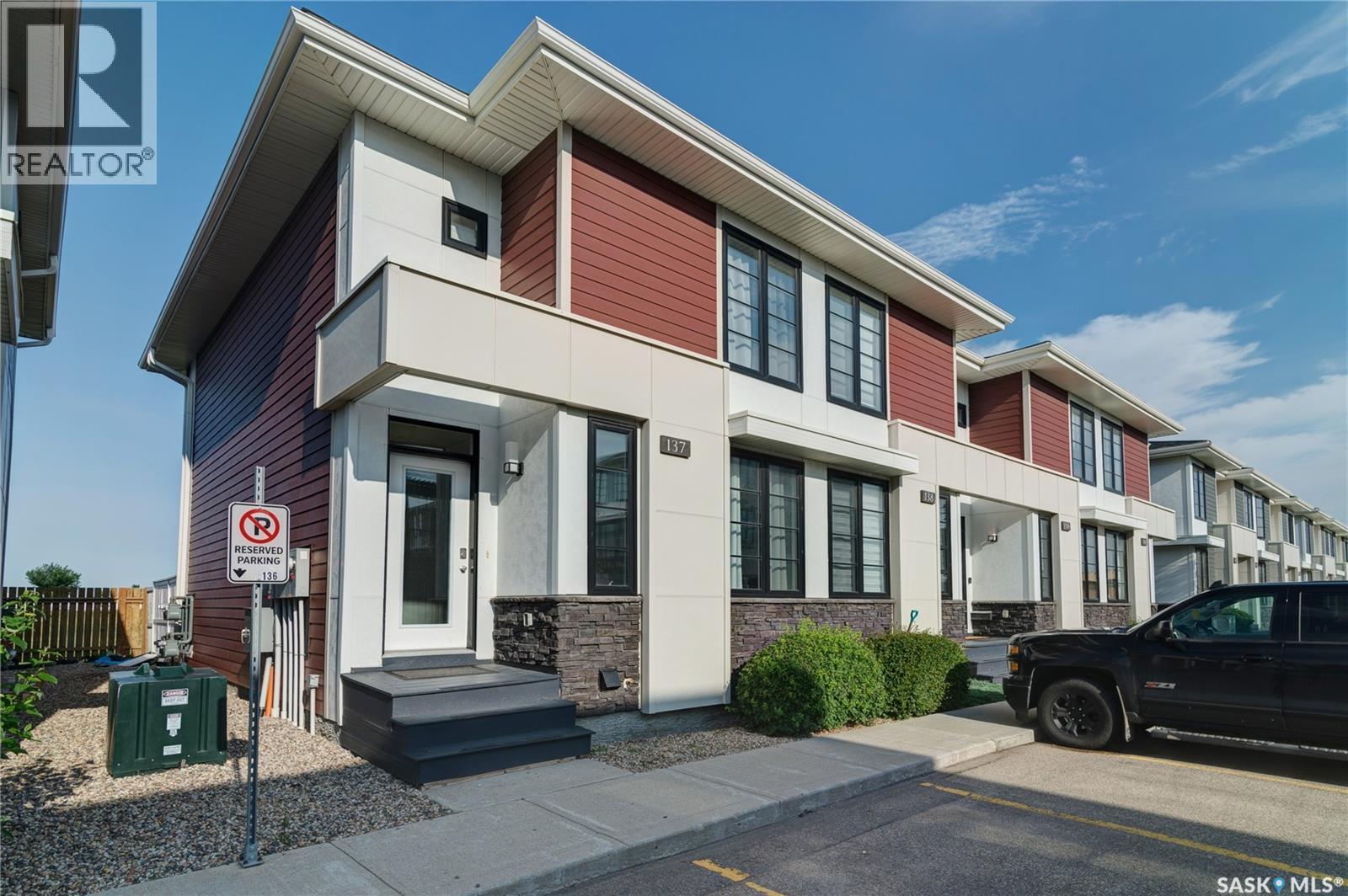 137 3229 Elgaard Drive, Regina, SK - Outdoor