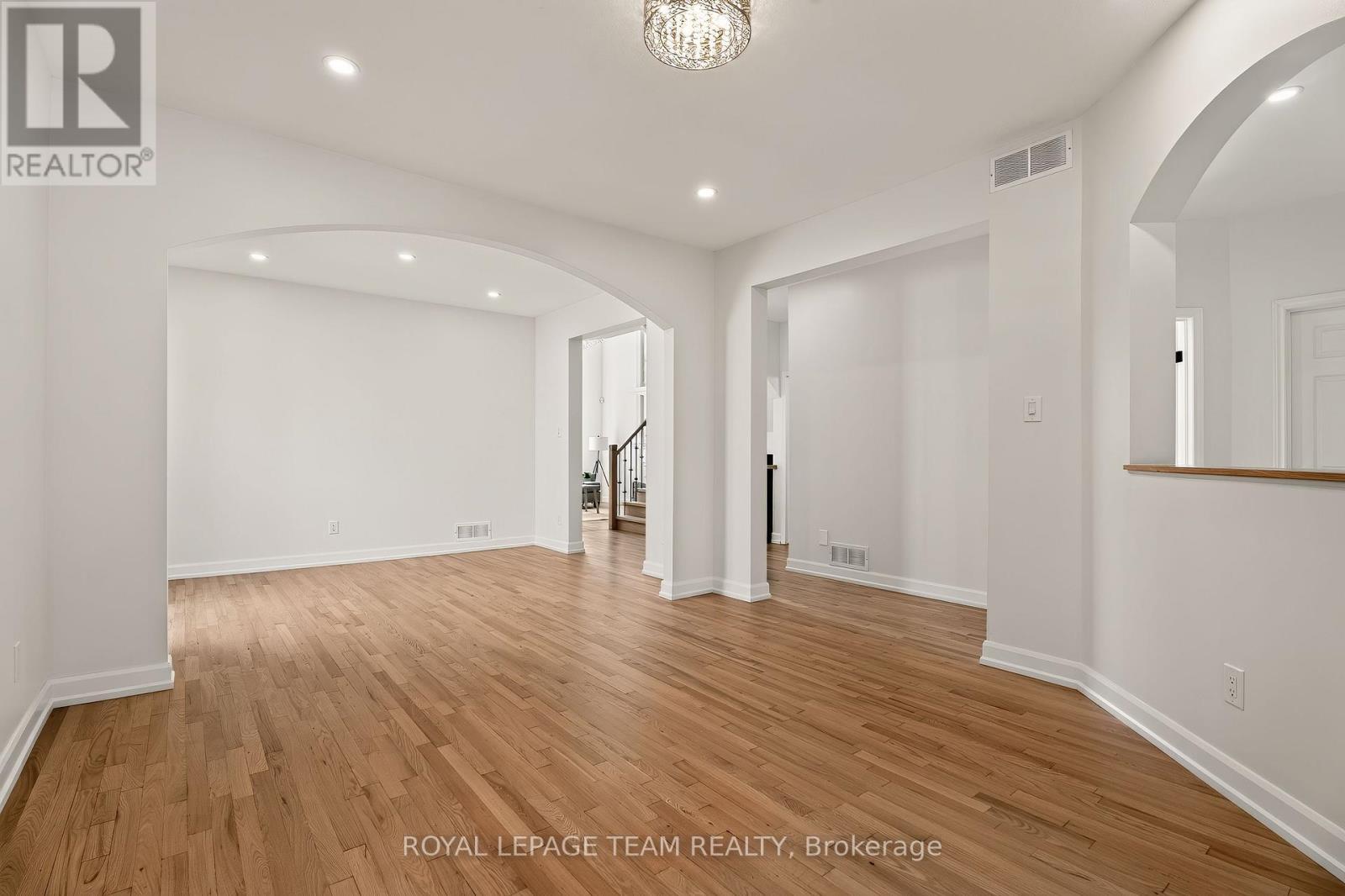 28 Borealis Crescent, Ottawa, ON - Indoor Photo Showing Other Room
