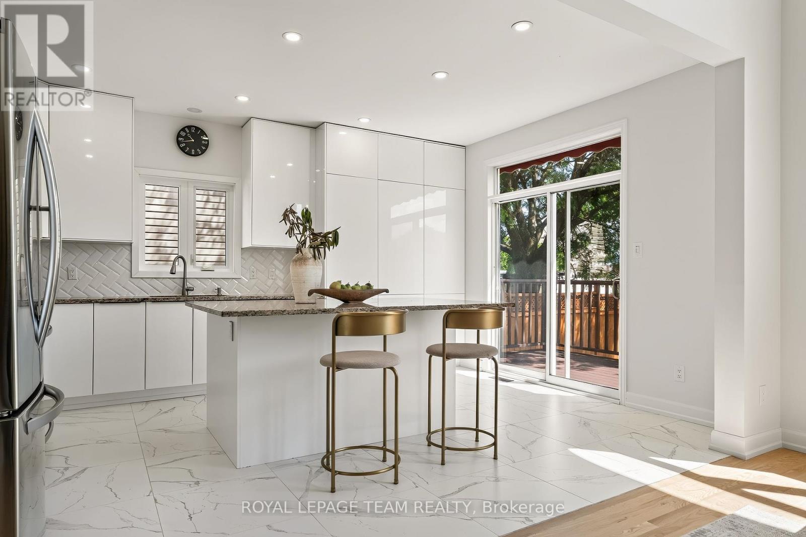 28 Borealis Crescent, Ottawa, ON - Indoor Photo Showing Kitchen