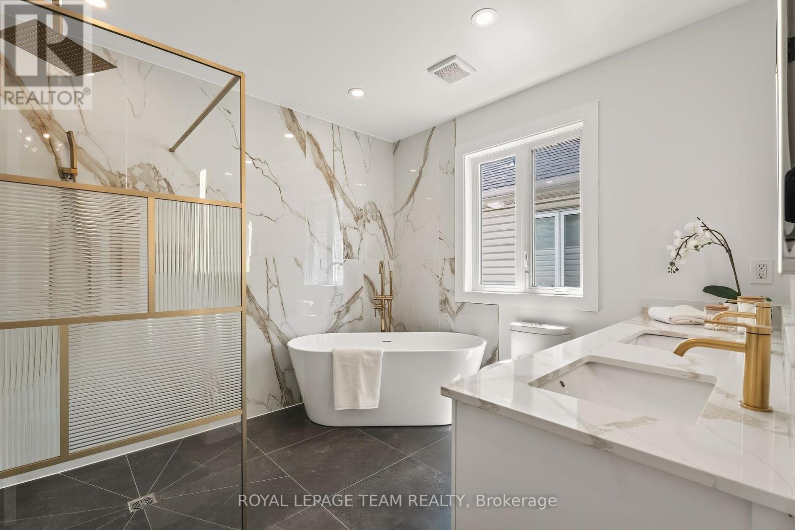 28 Borealis Crescent, Ottawa, ON - Indoor Photo Showing Bathroom